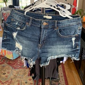 H&M low rise jean short size 6